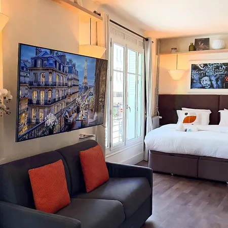 Marais, Rue Beaubourg - 6 Places Paris